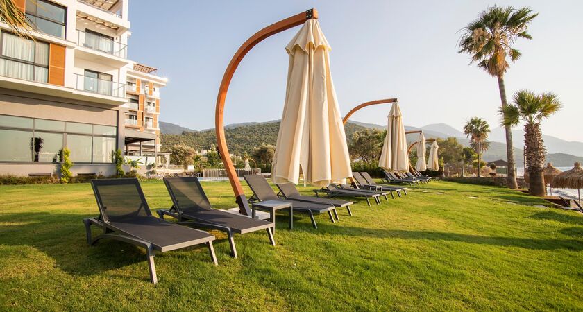 Maia Luxury Beach Hotel &spa