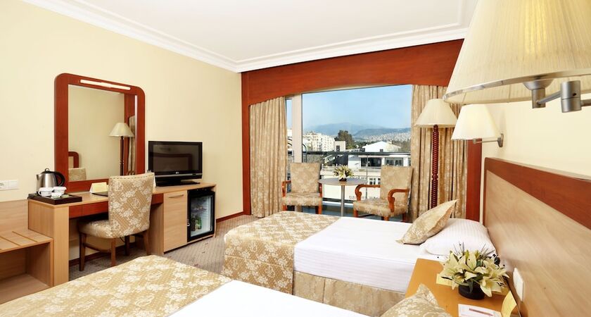 İzmir Palas Hotel