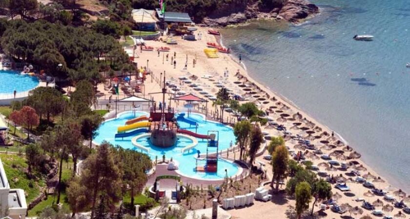 Aria Claros  Beach Resort