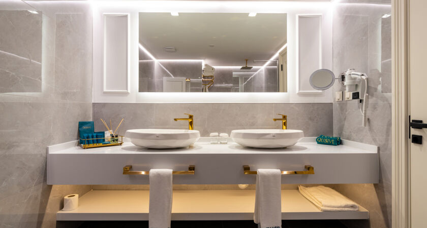 Qlusıve Hotel
