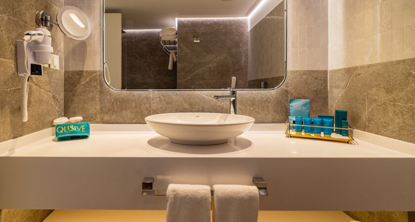 Qlusıve Hotel
