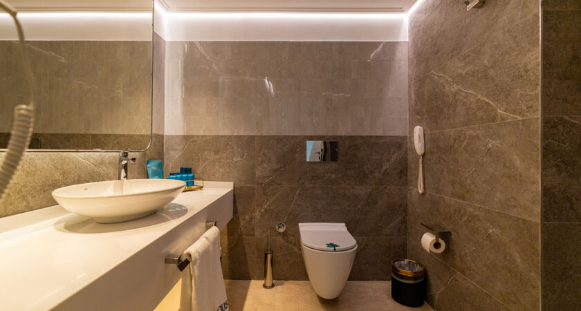 Qlusıve Hotel