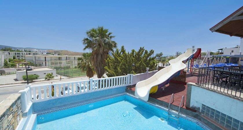 Smart Holiday Hotel