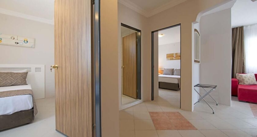 Smart Holiday Hotel