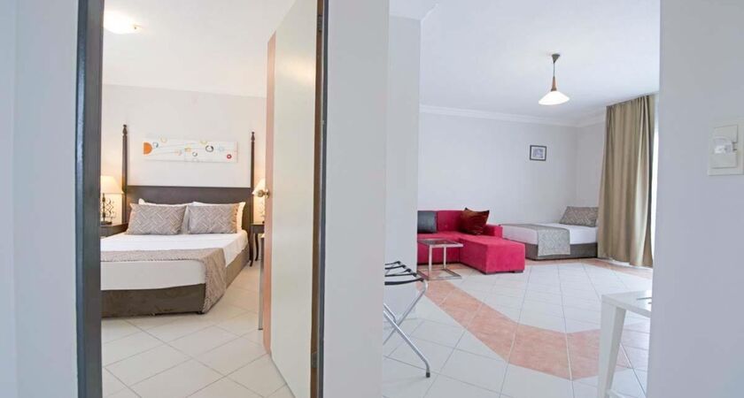 Smart Holiday Hotel