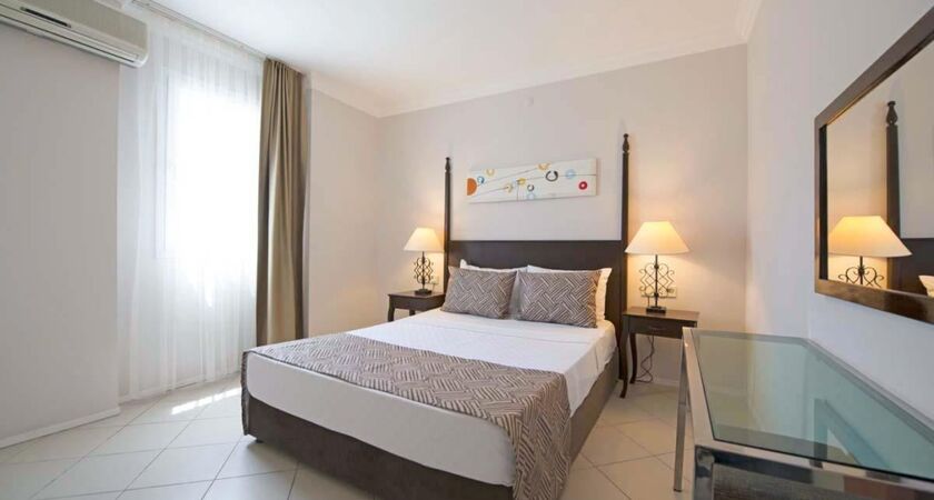 Smart Holiday Hotel