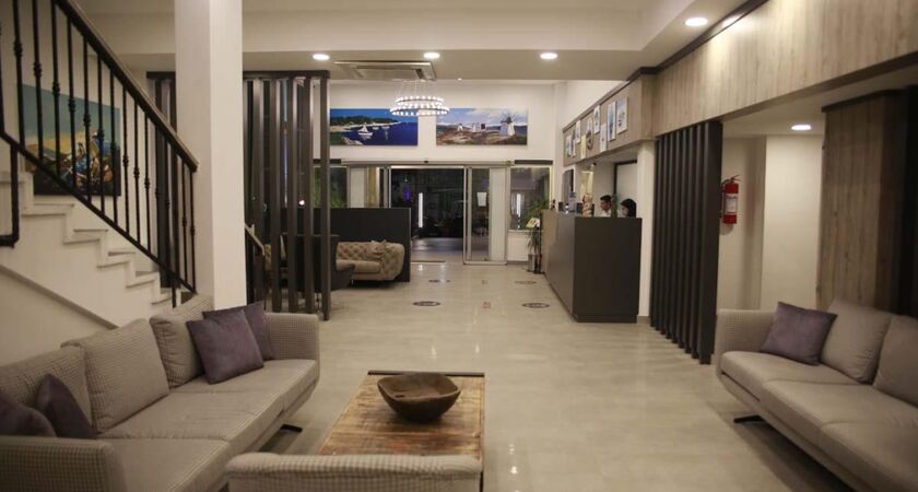 Smart Holiday Hotel