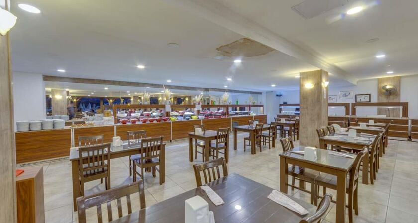 Smart Holiday Hotel