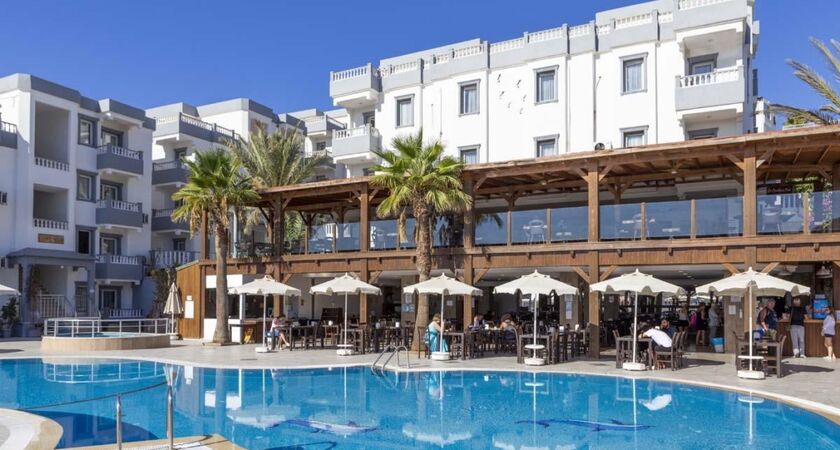 Smart Holiday Hotel
