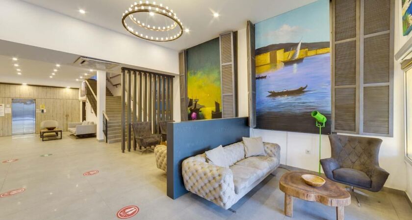 Smart Holiday Hotel