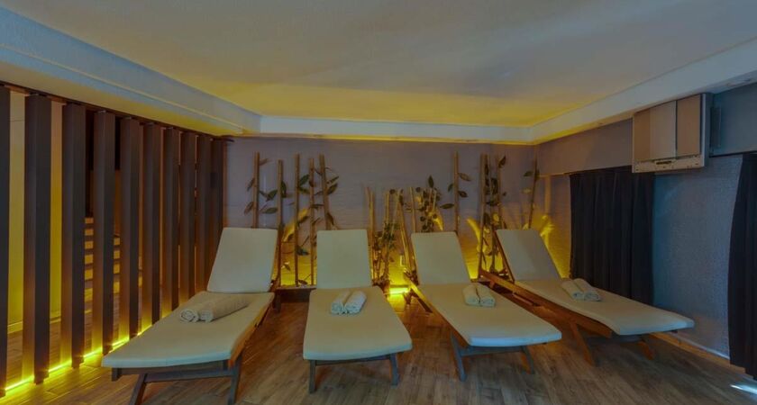 Smart Holiday Hotel