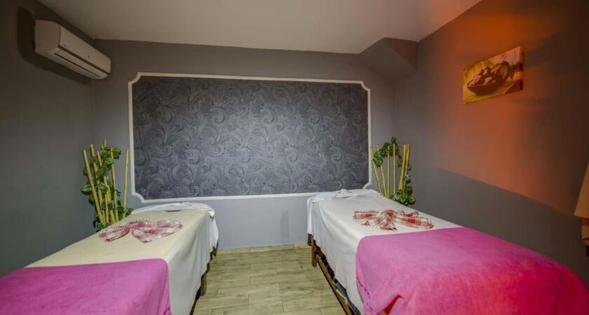 Smart Holiday Hotel