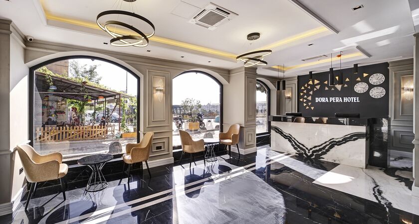 Dora Pera Hotel