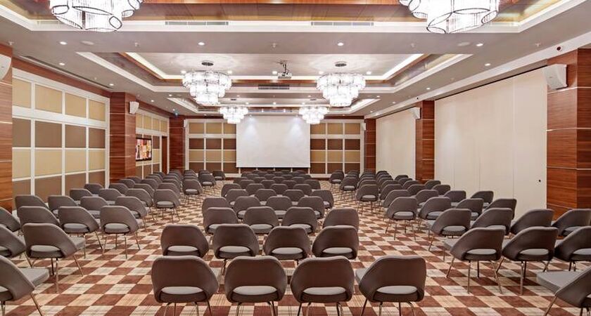 DoubleTree By Hilton Kuşadası