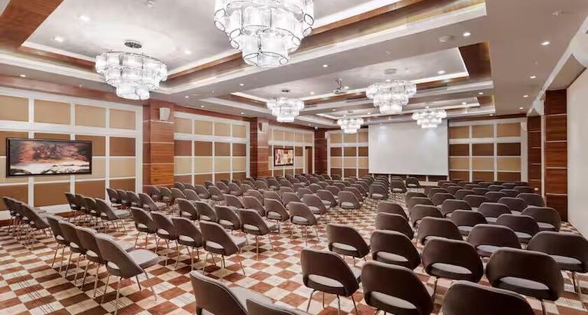 DoubleTree By Hilton Kuşadası