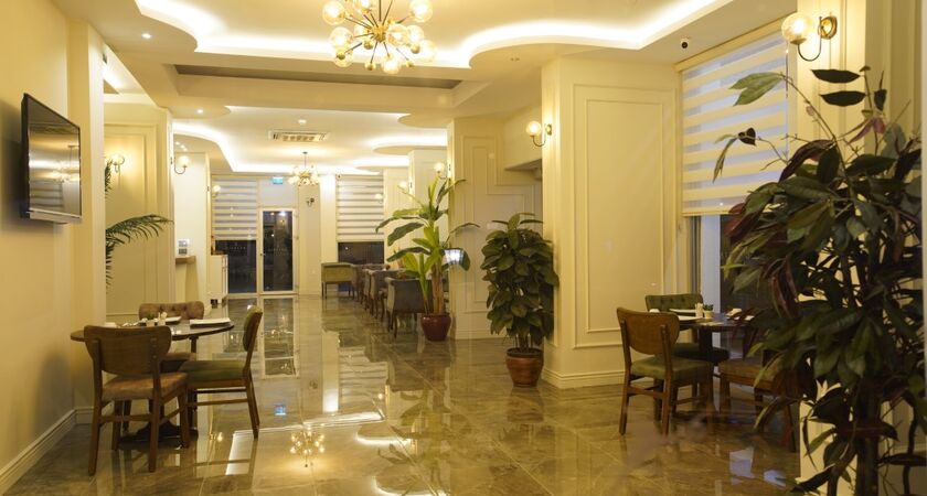 Aurasia Seaside Hotel