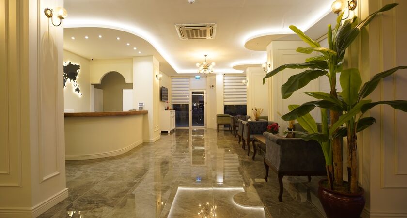 Aurasia Seaside Hotel