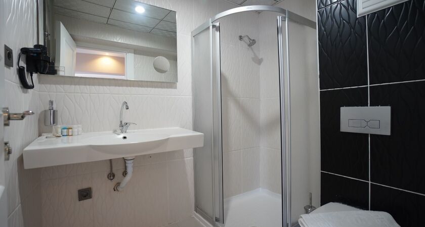 Aurasia Seaside Hotel