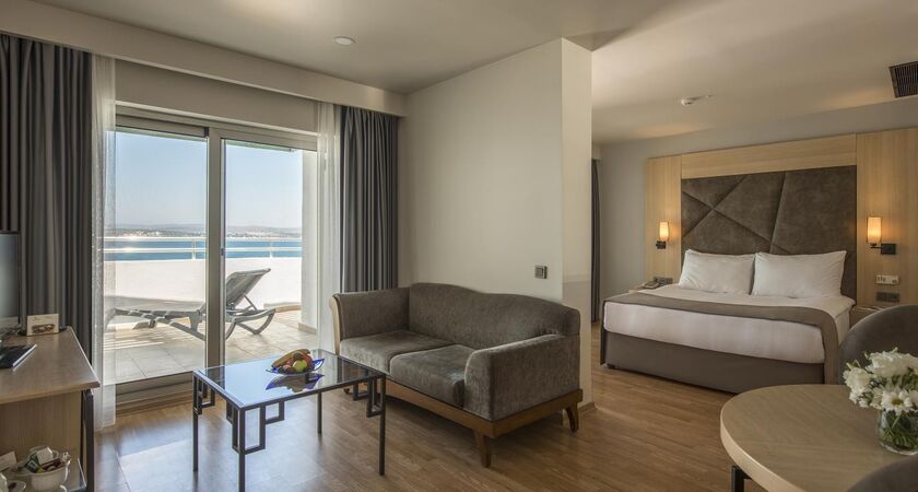 Altın Yunus Hotel & Spa Çeşme