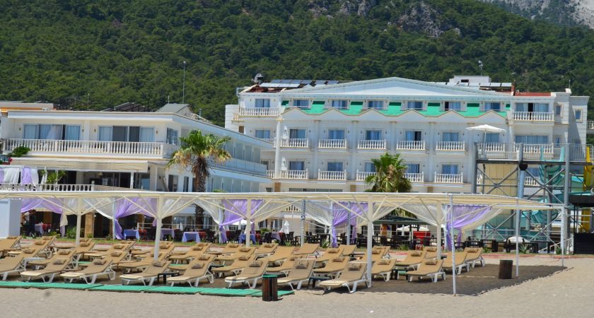 Sl La Perla Hotel
