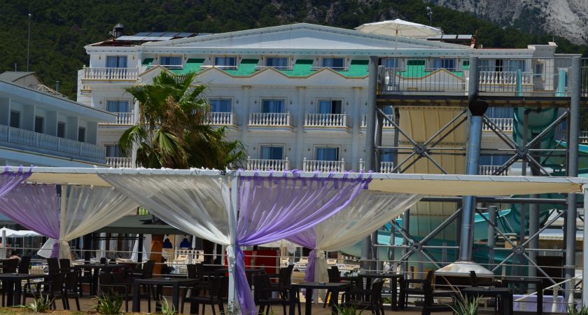 Sl La Perla Hotel