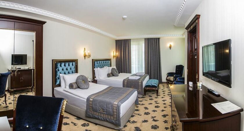 Cassiel Hotel