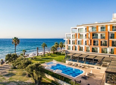 Maia Luxury Beach Hotel &spa