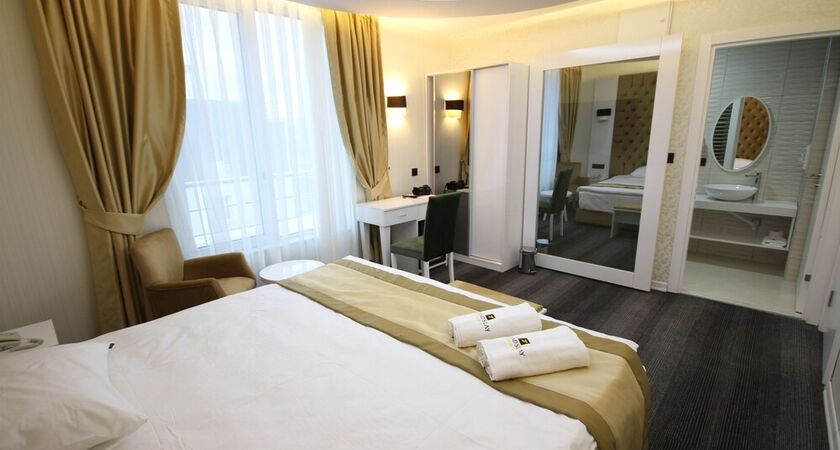 Grand Silay Hotel