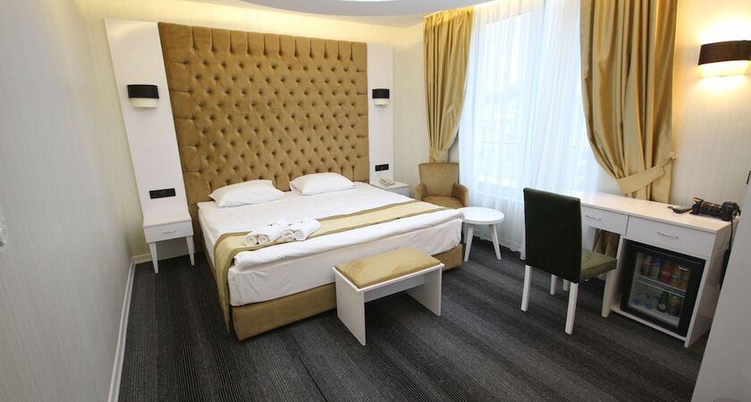 Grand Silay Hotel