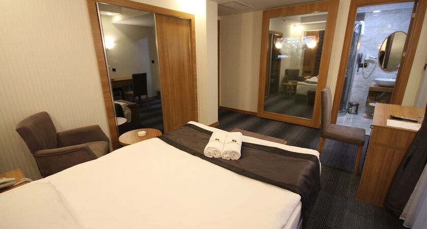 Grand Silay Hotel
