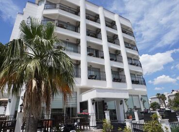 Aurasia Seaside Hotel