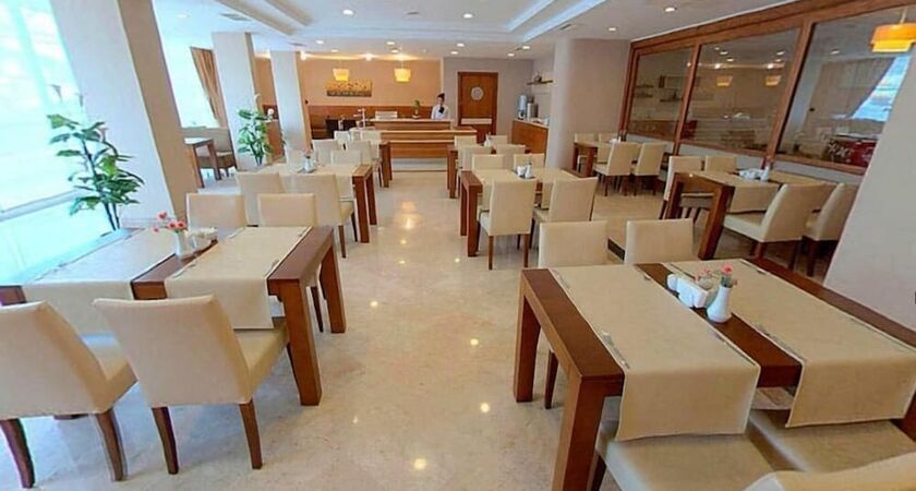MOM Hotel